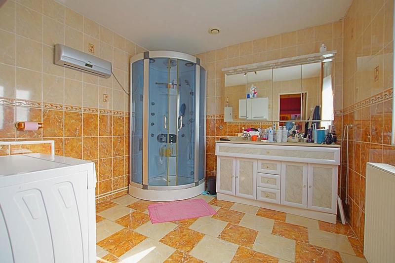 Maison - 140 m² - 7 pièces