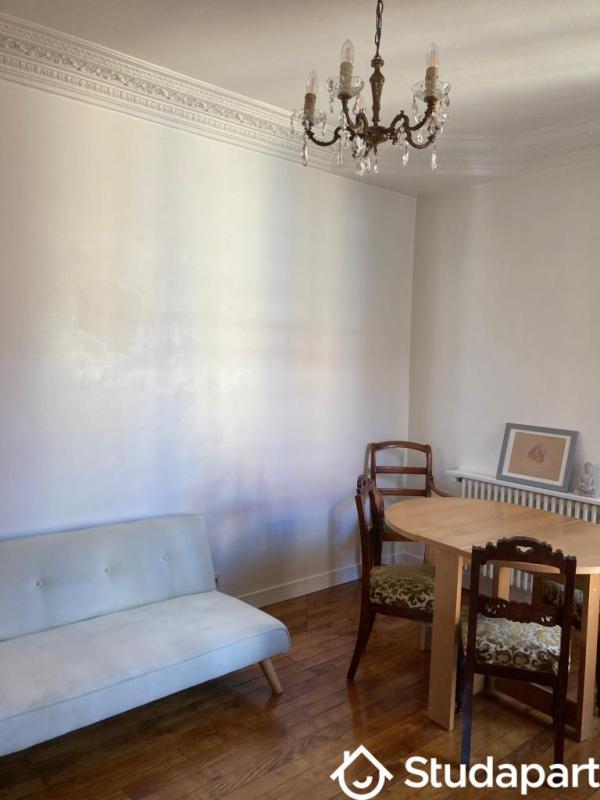 Chambre - 13 m² - 1 pièce