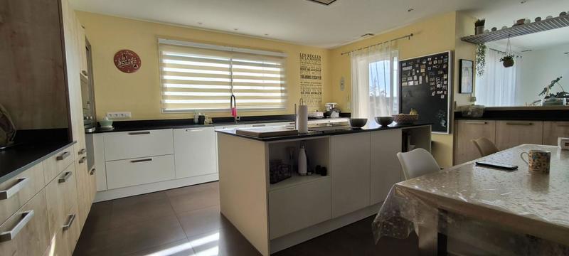 Maison - 200 m² - 6 pièces