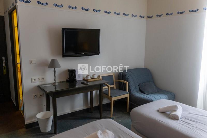 Local d'activité / Entrepôt - 225 m² - 18 pièces