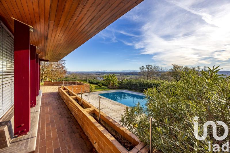 Maison - 300 m² - 6 pièces