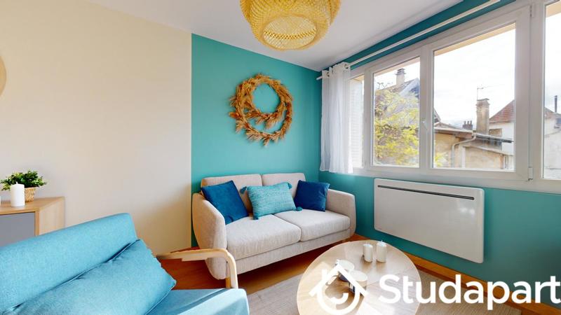 Chambre - 9 m² - 1 pièce