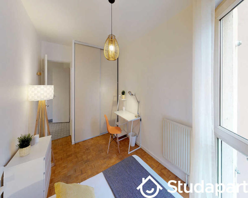 Chambre - 70 m² - 1 pièce