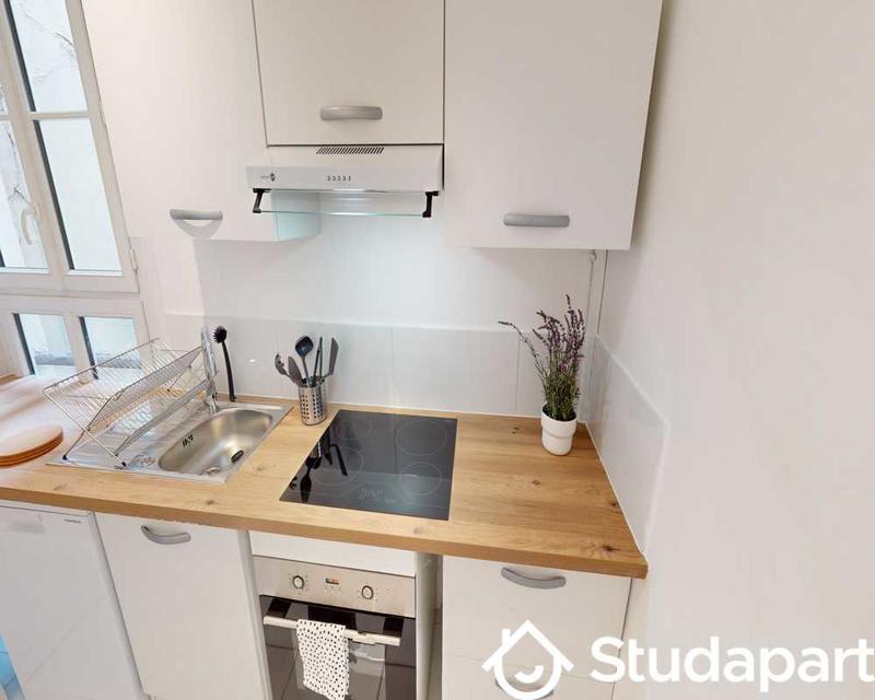 Chambre - 80 m² - 1 pièce