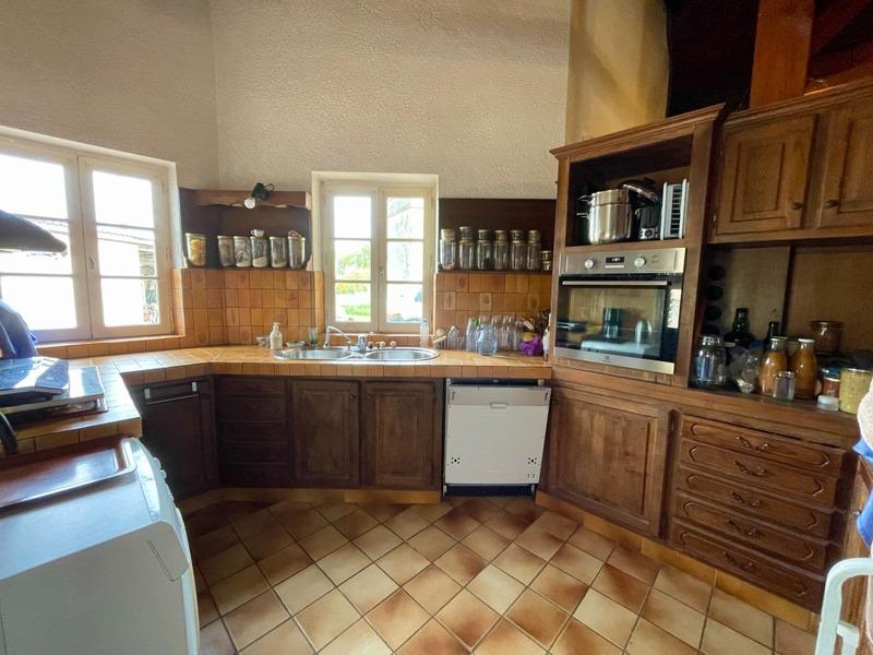 Propriété - 608 m² - 15 pièces