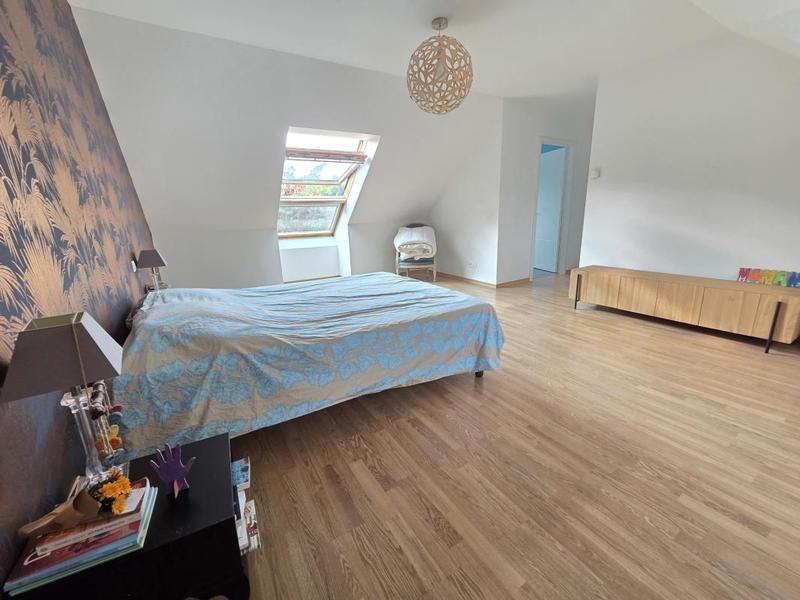 Pavillon - 199 m² - 8 pièces