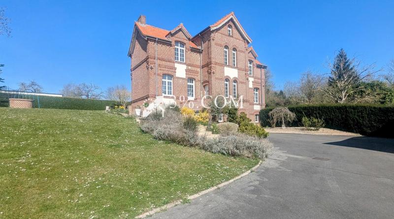 Propriété - 230 m² - 7 pièces