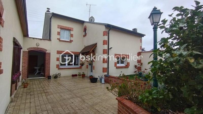 Maison - 228 m² - 7 pièces