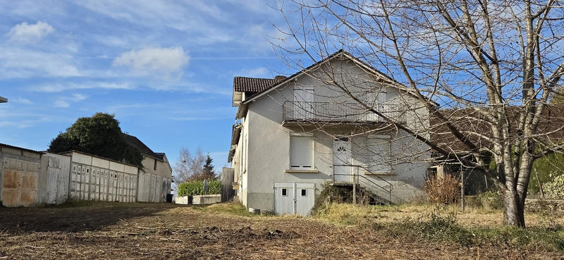 Maison - 220 m² - 7 pièces