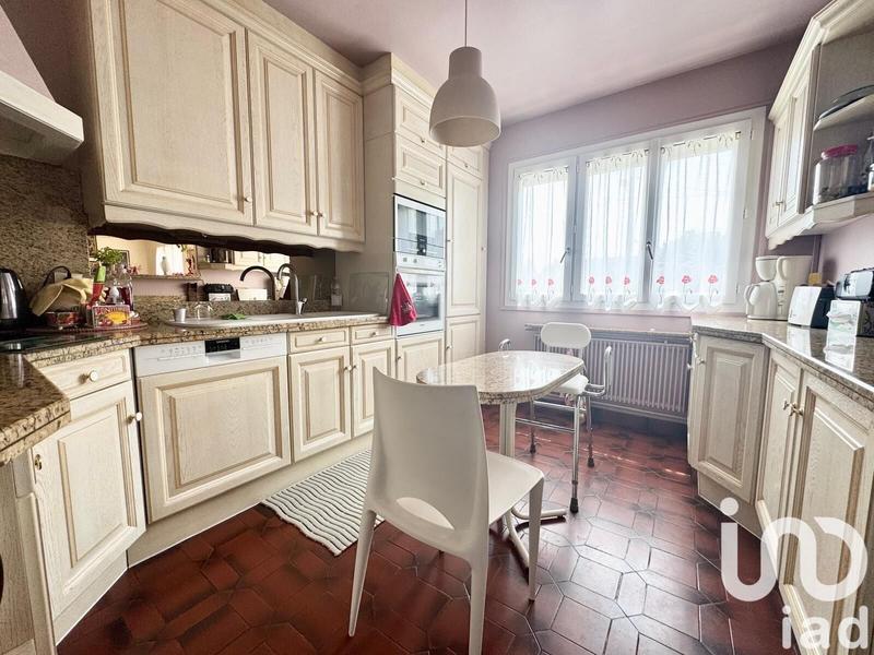 Maison - 186 m² - 7 pièces