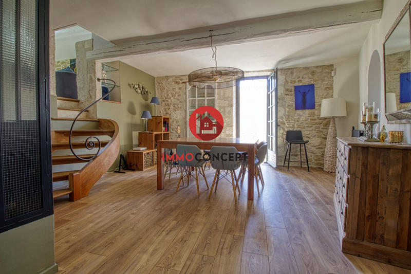 Maison ancienne - 205 m² - 9 pièces