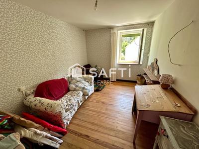 Maison - 90 m² - 5 pièces