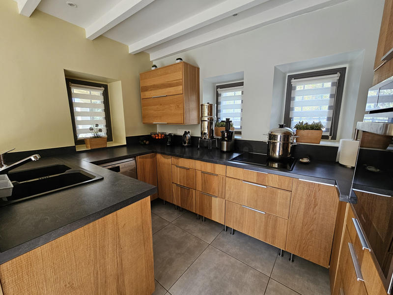 Maison - 205 m² - 6 pièces