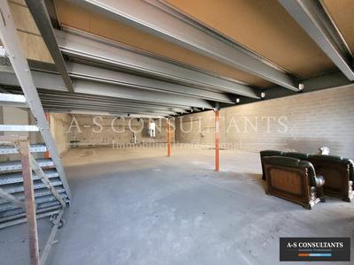 Local d'activité / Entrepôt - 310 m²
