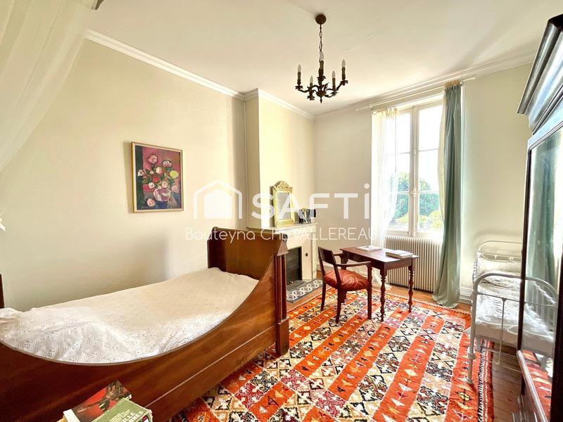 Maison - 190 m² - 8 pièces