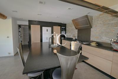 Mas - 195 m² - 5 pièces