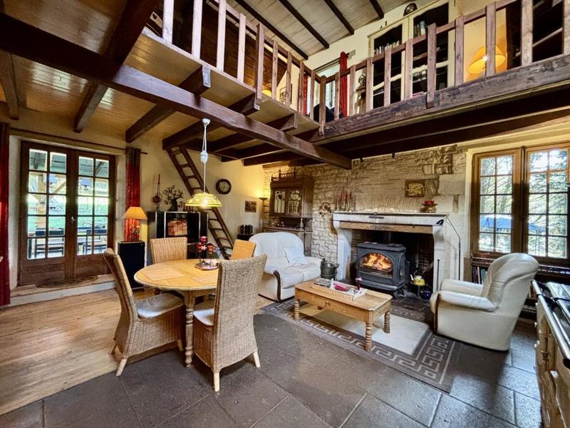 Propriété - 297 m² - 9 pièces