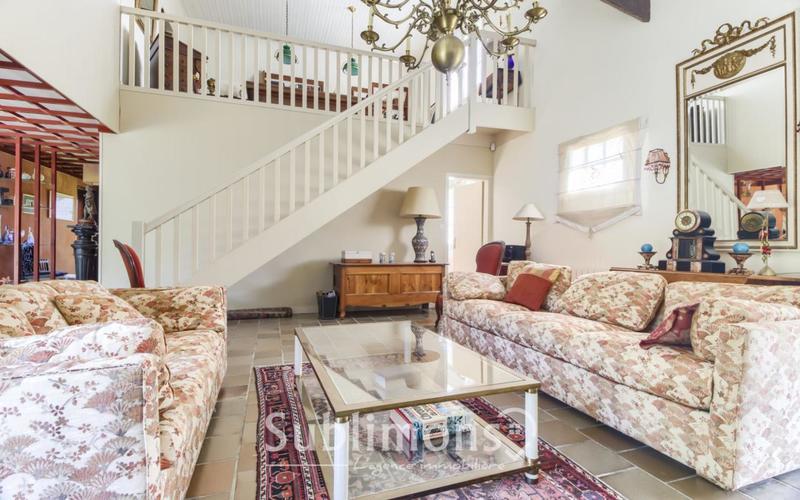 Maison - 168 m² - 7 pièces