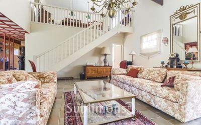 Maison - 168 m² - 7 pièces