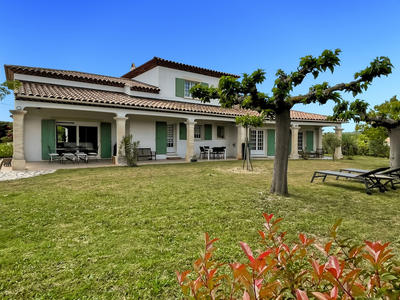 Maison - 207 m² - 7 pièces