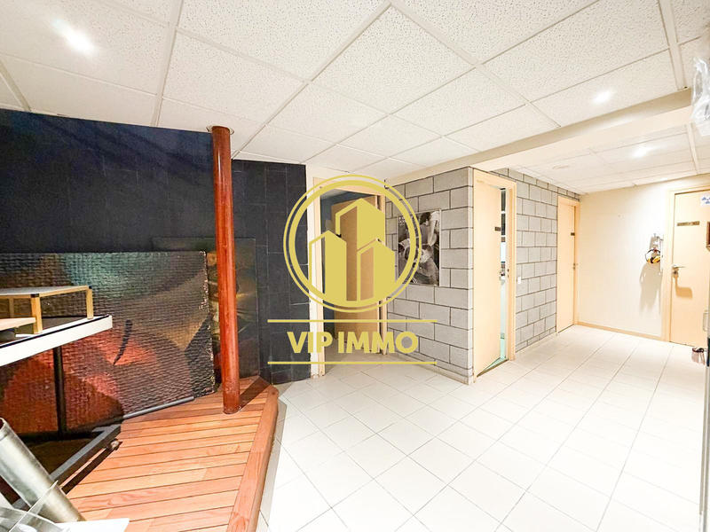 Bureau - 219 m² - 10 pièces