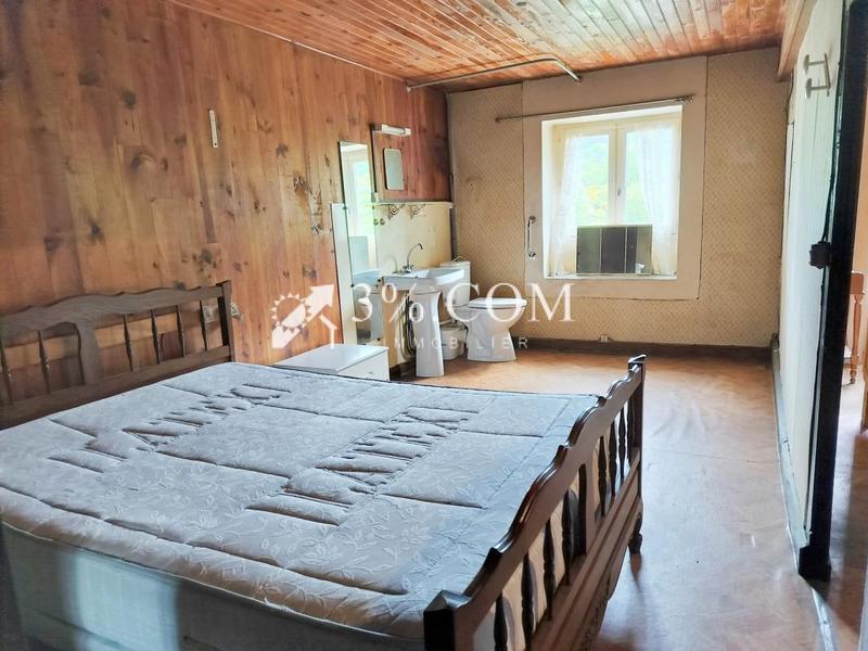 Propriété - 195 m² - 8 pièces