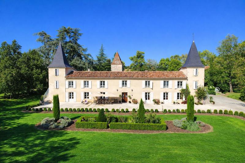 Maison - 520 m² - 18 pièces