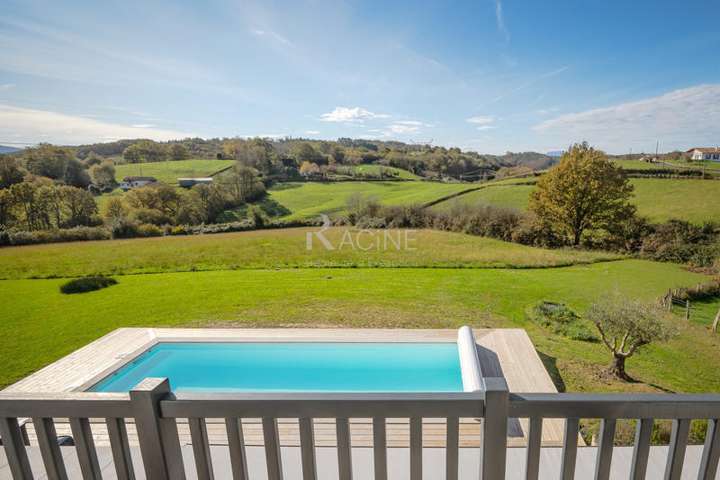 Villa - 198 m² - 8 pièces