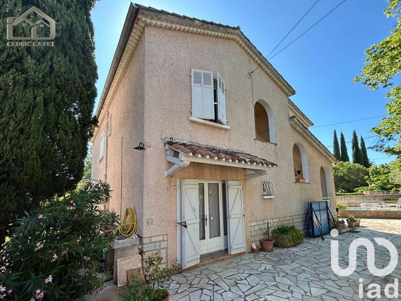 Maison - 305 m² - 14 pièces