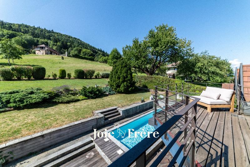 Maison ancienne - 221 m² - 8 pièces