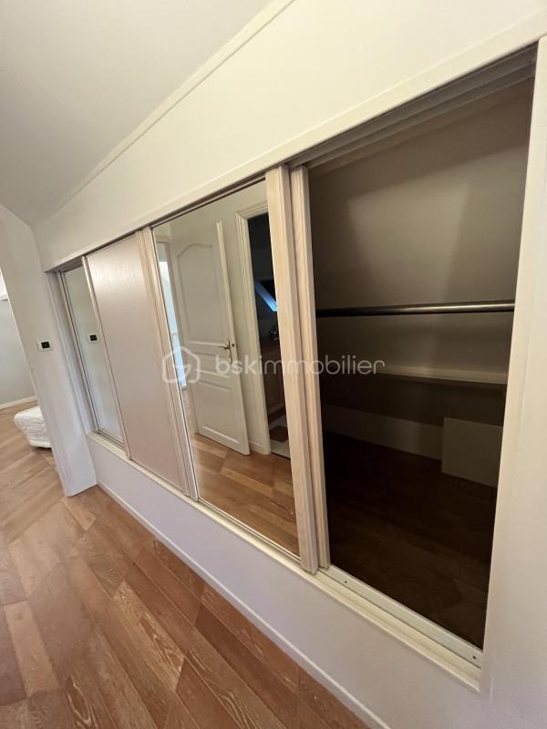 Pavillon - 220 m² - 9 pièces