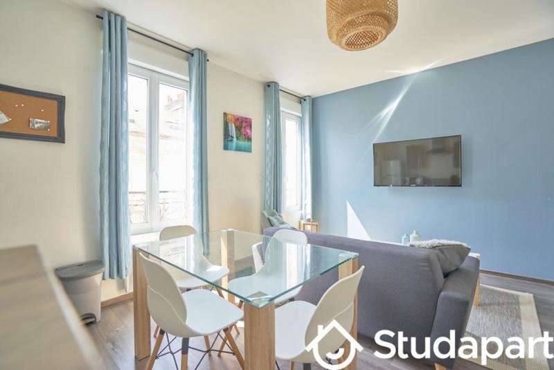 Chambre - 10 m² - 1 pièce