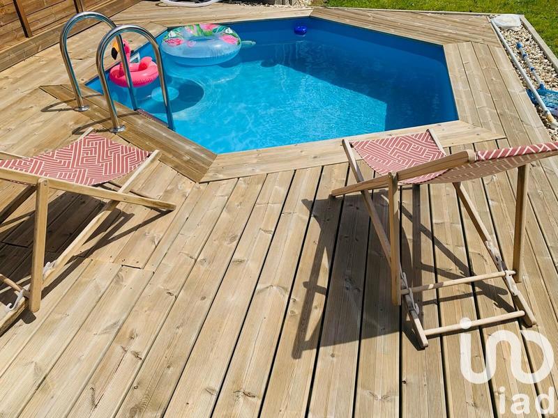 Maison - 183 m² - 8 pièces