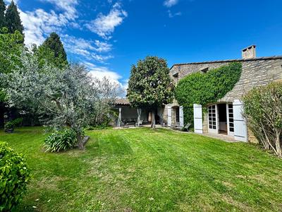 Mas - 400 m² - 13 pièces