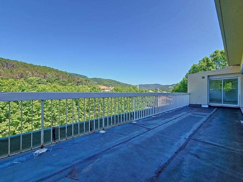 Appartement - 81 m² - 4 pièces