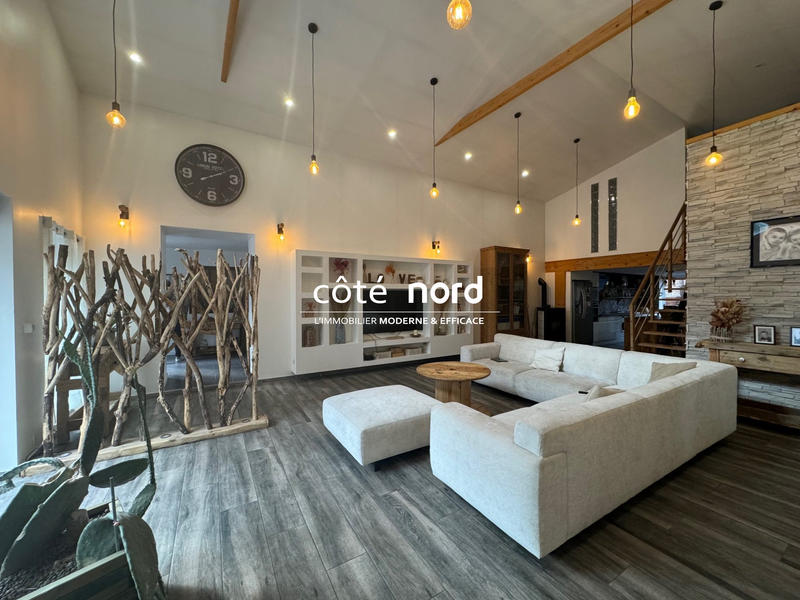 Maison - 270 m² - 5 pièces