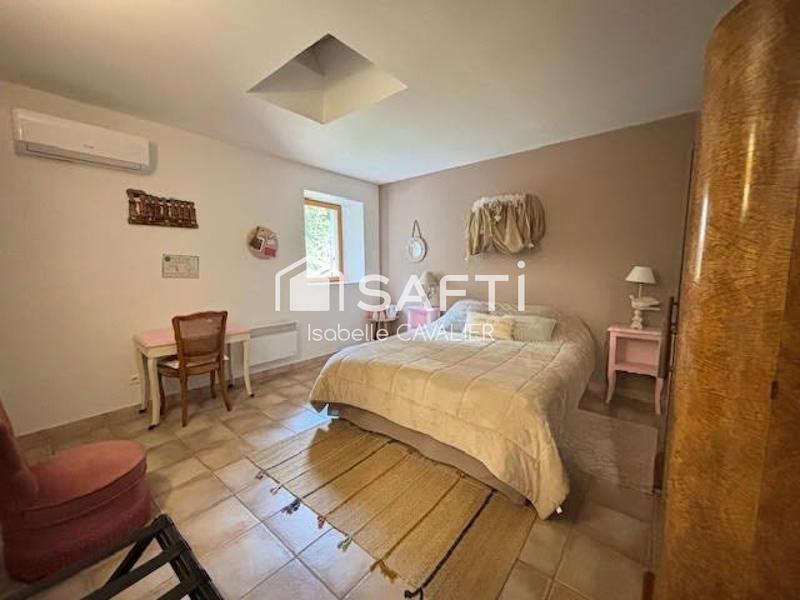 Maison - 262 m² - 6 pièces