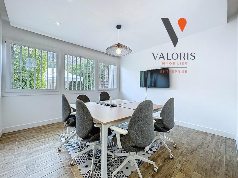 Bureau - 164 m² - 9 pièces