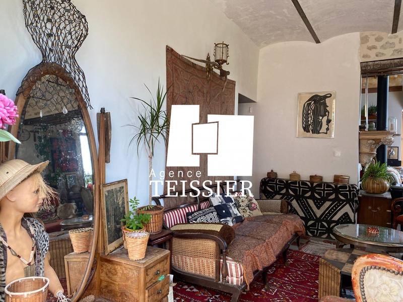 Maison - 230 m² - 5 pièces