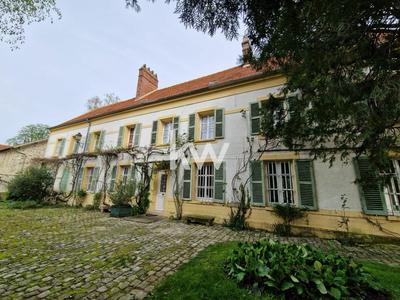 Maison - 434 m² - 10 pièces