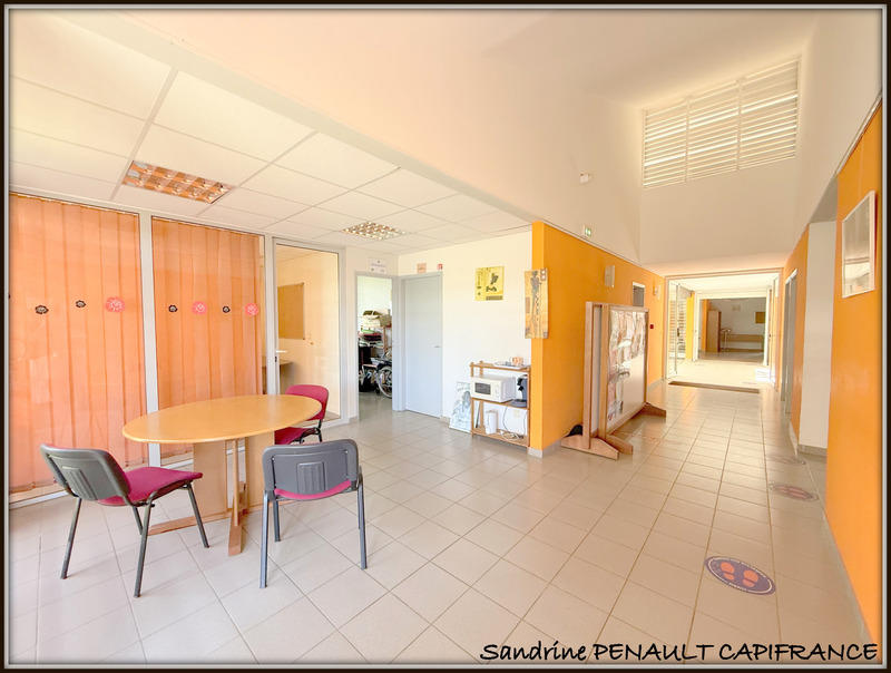 Bureau - 457 m² - 18 pièces