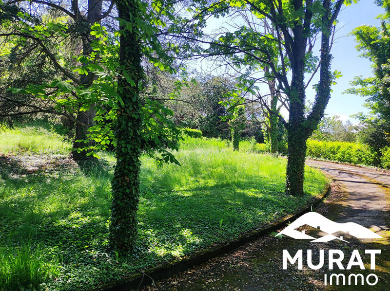 Maison - 238 m² - 9 pièces