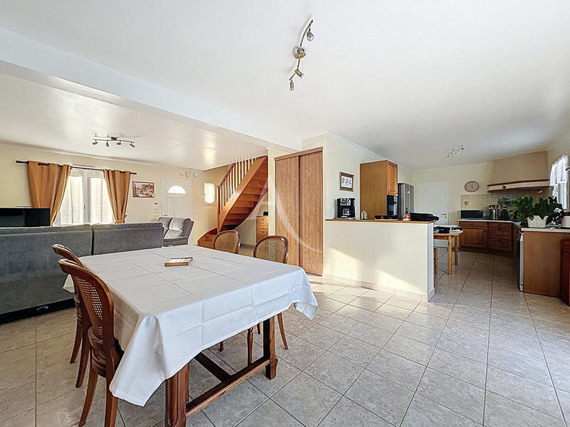 Maison - 136 m² - 6 pièces