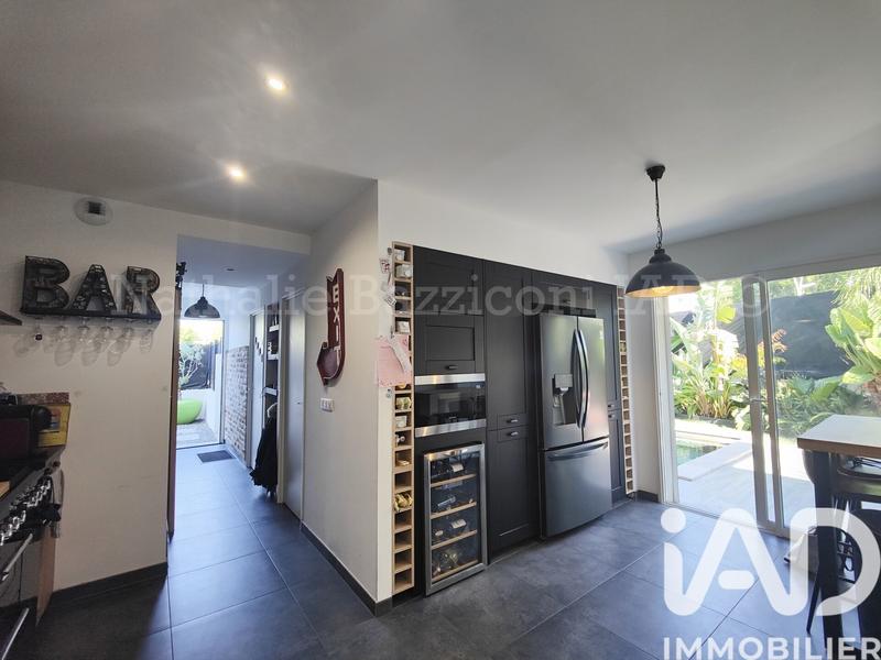 Maison - 94 m² - 5 pièces