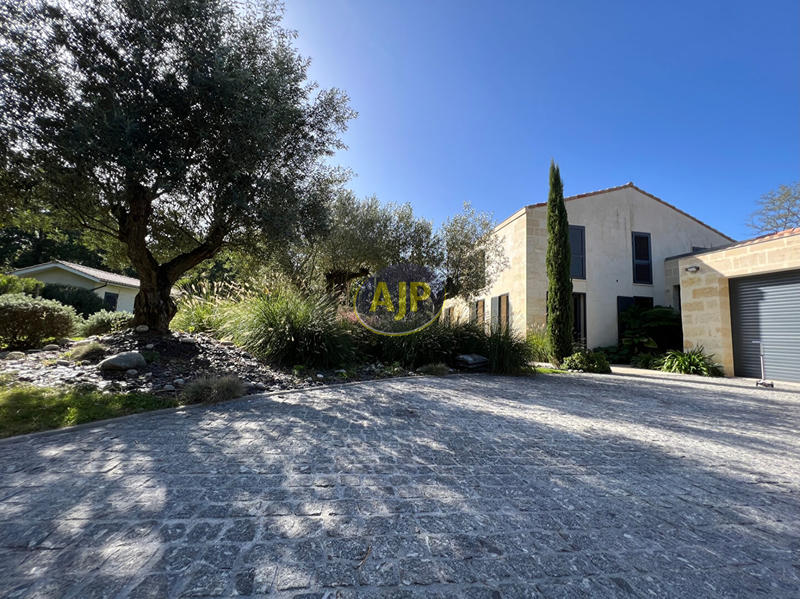 Maison d'architecte - 197 m² - 7 pièces