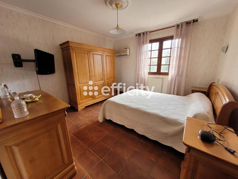 Maison - 260 m² - 12 pièces