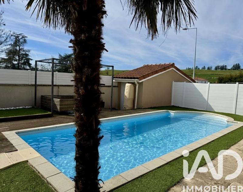 Maison - 96 m² - 5 pièces