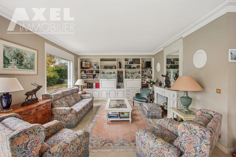 Maison - 225 m² - 6 pièces