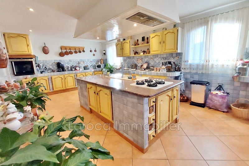 Maison - 272 m² - 8 pièces