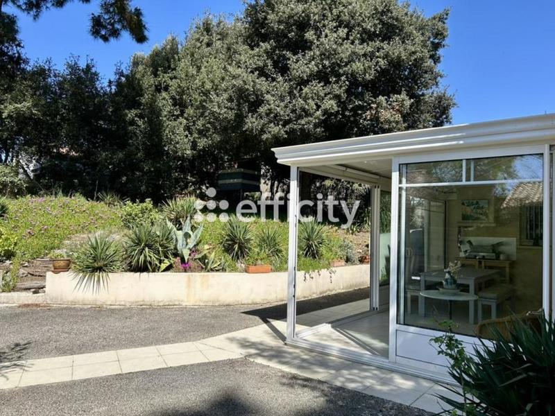 Maison - 165 m² - 9 pièces